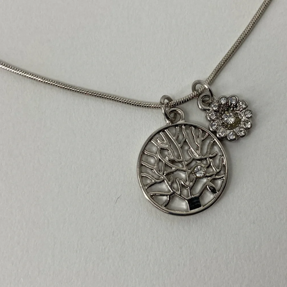 Graziano Silver tone Tree of Life + Rhinestone flower Pendants Necklace‎ 16-19”